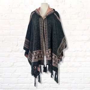 Leshop Black Pink Melange Hooded Tassled Poncho- Size M/L - Yellowstone Inspired